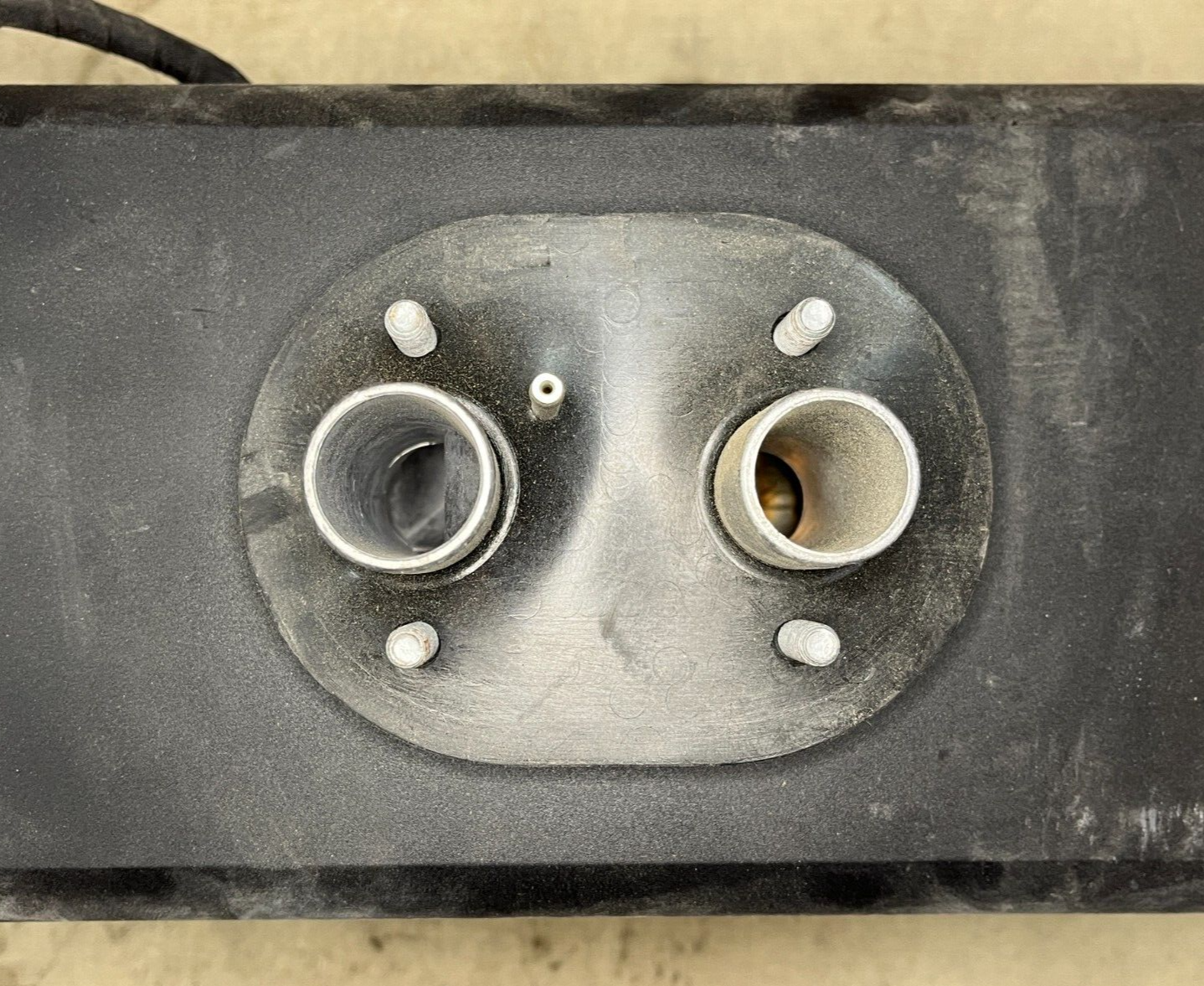 EBERSPACHER AIRTRONIC 327369CC HEATER & FUEL PUMP 40W 24V 4KW 252113050000 NOS