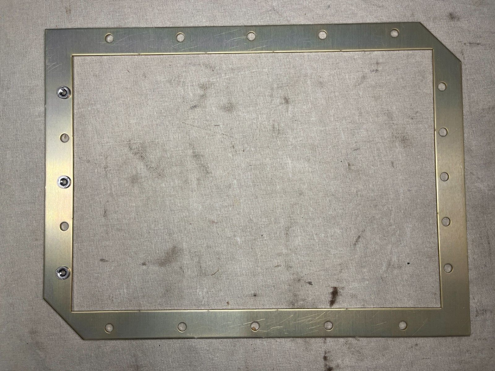 PIVOTAL POWER 717-646B EXHAUST LOUVER RETAINER EXHAUST SCREEN 5310-20-001-5936