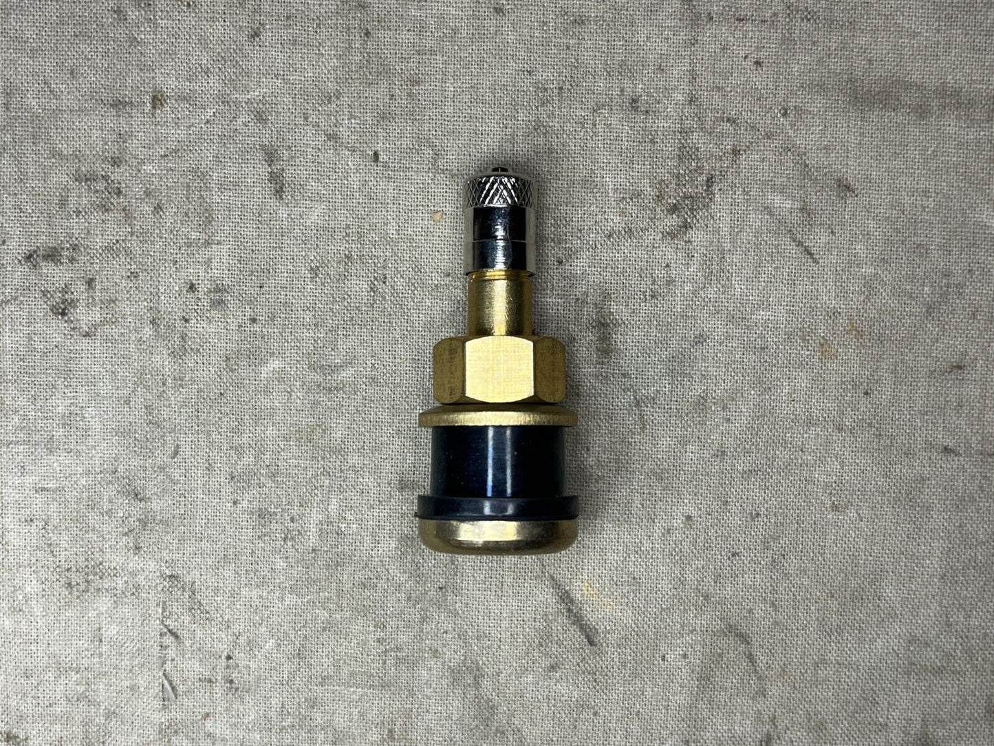 CUCV TRUCK 1/4T A-A52611-2-2-TR50 1/5'' PNEUMATIC TIRE VALVE 2640-00-555-2829