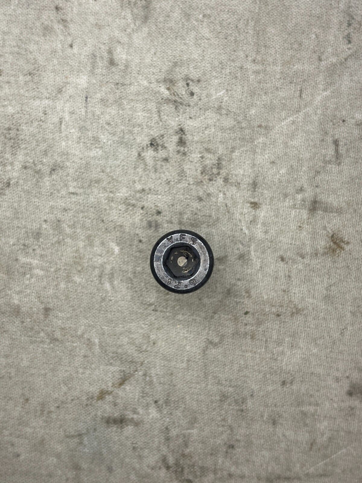 SOCKET HEAD CAP SOCKET SCREW 20MM 12/9 HC-M8X20MM-S-O 5305-01-647-0947 NOS