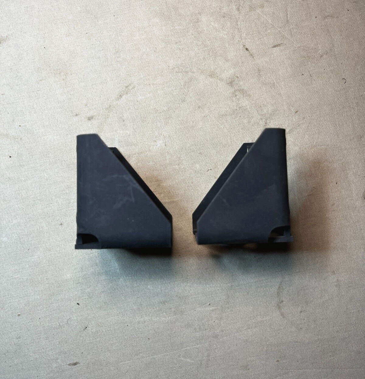 HMMWV HUMMER 12338633 DOUBLE ANGLE BRACKET WIRE HARNESS 5591820 5340-01-251-0754