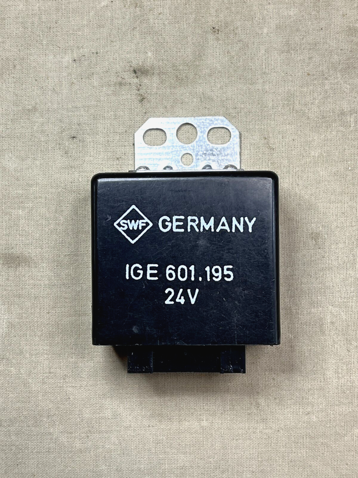 MMPV MRAP TRUCK SWF 601195 24V WINDSHIELD WI SPEED CONTROL UNIT 2540-01-557-5887
