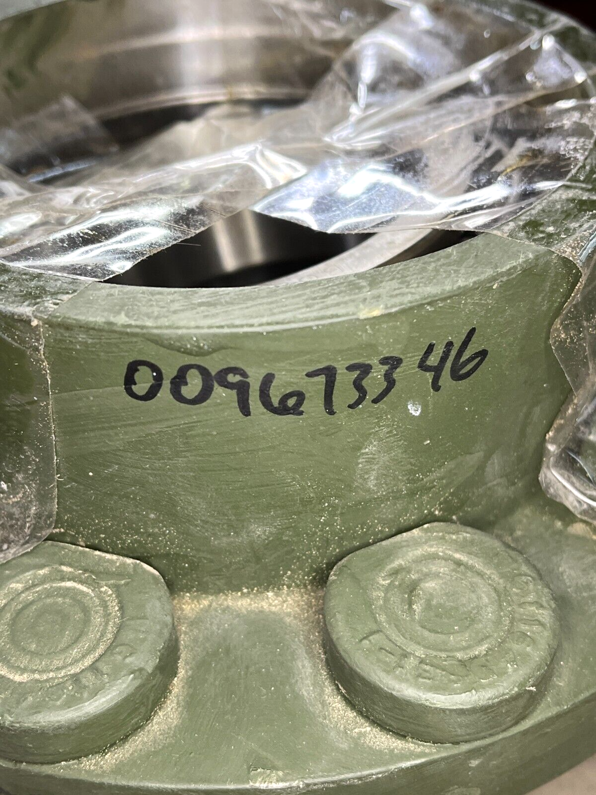 M992 FAASV M109 TRACKED AMMUNITION CARRIER WHEEL HUB 10920657 2530-00-967-3346