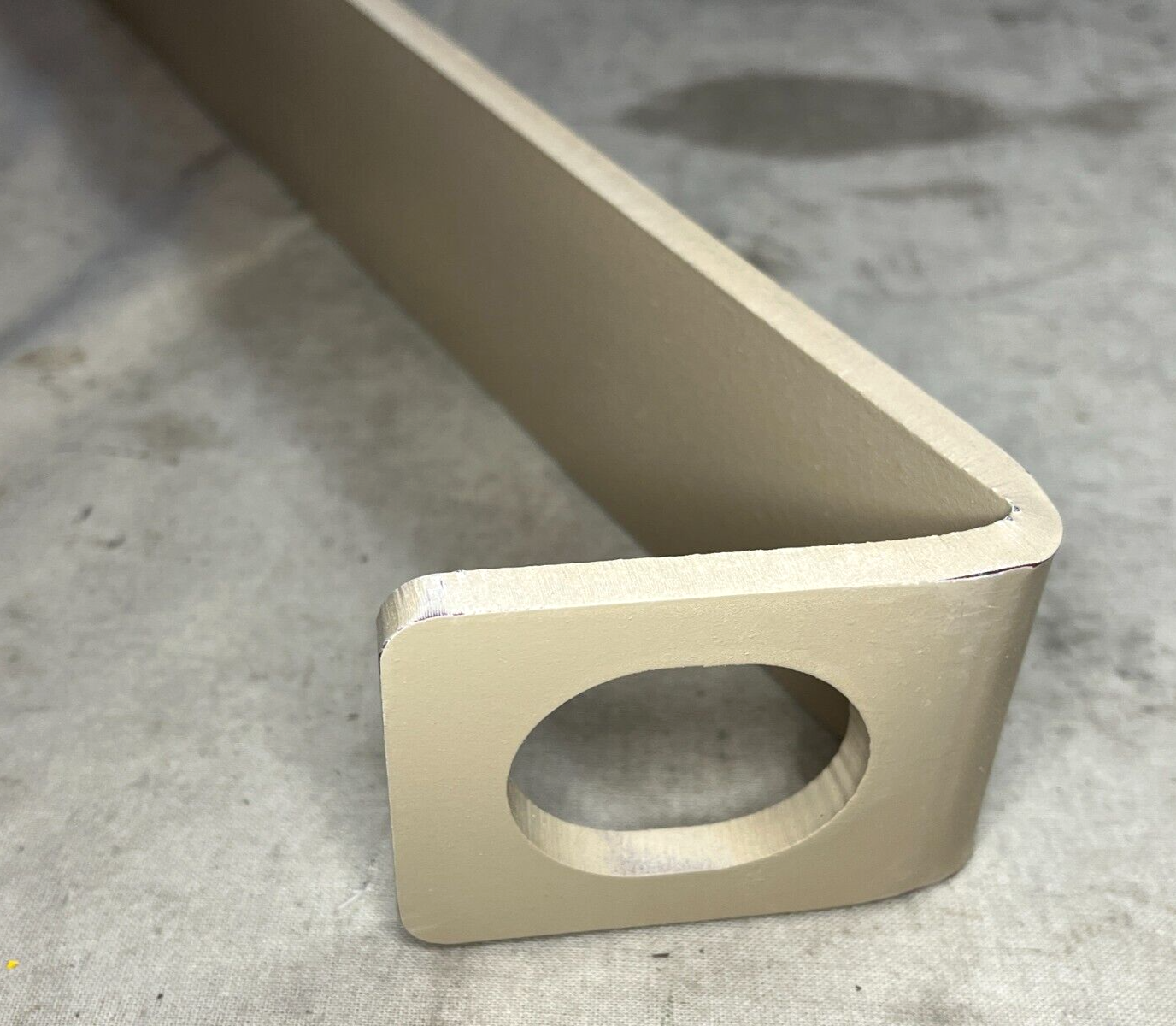 LIGHT ARMORED VEHICLE 13015291 RIGHT MOUNTING Z BRACKET 5340-01-555-2980 NOS