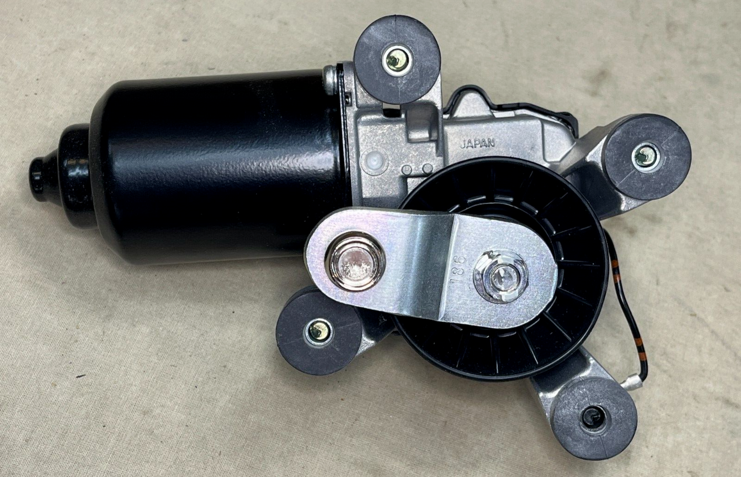 GENUINE OEM TOYOTA DENSO 85110-35270 MOTOR ASSEMBLY FRONT WINDSHIELD WIPER