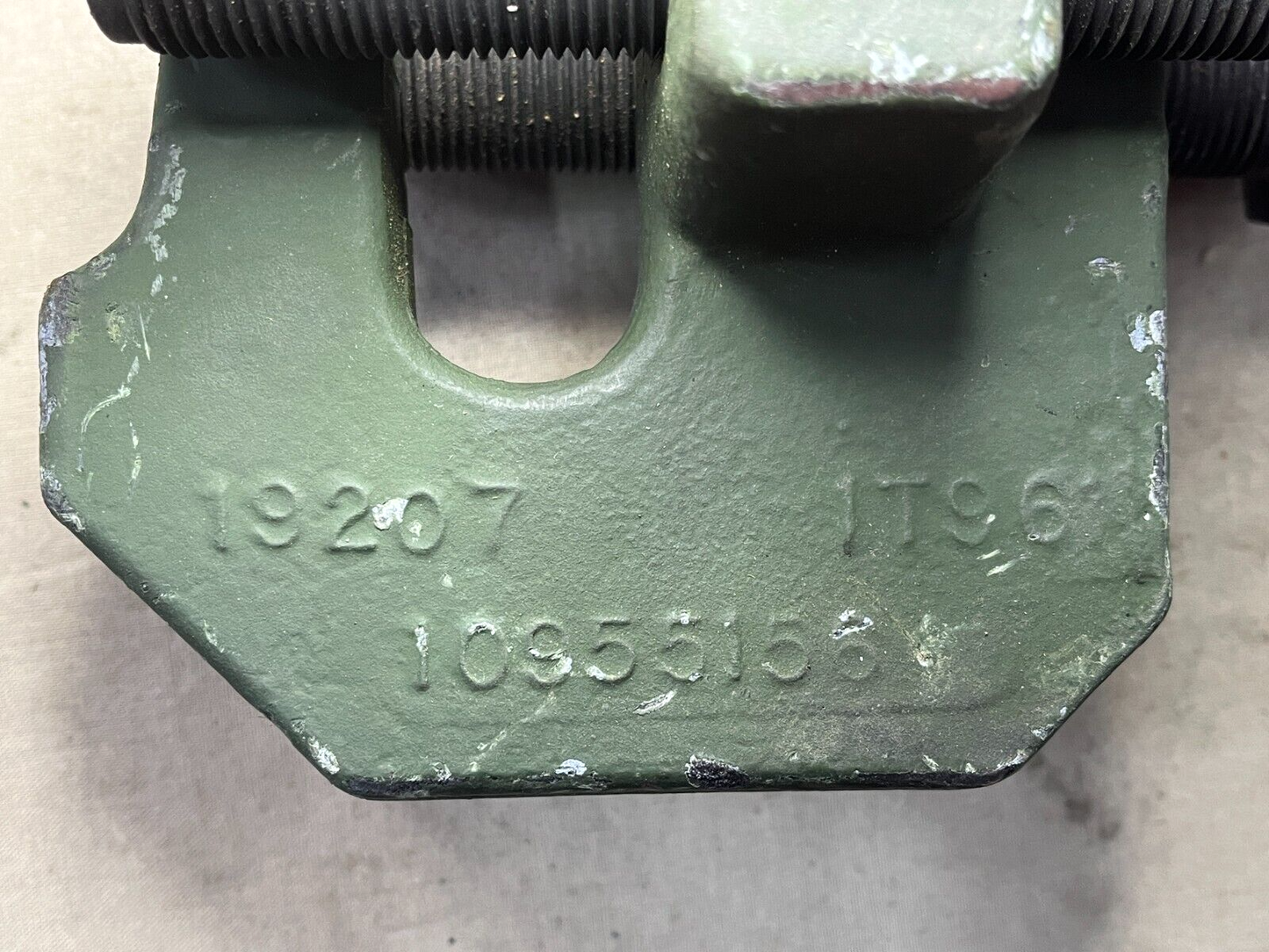 M109 HOWITZER TANK 10955156 HEAVY DUTY TRACK CONNECTOR PULLER 5120-00-918-0596