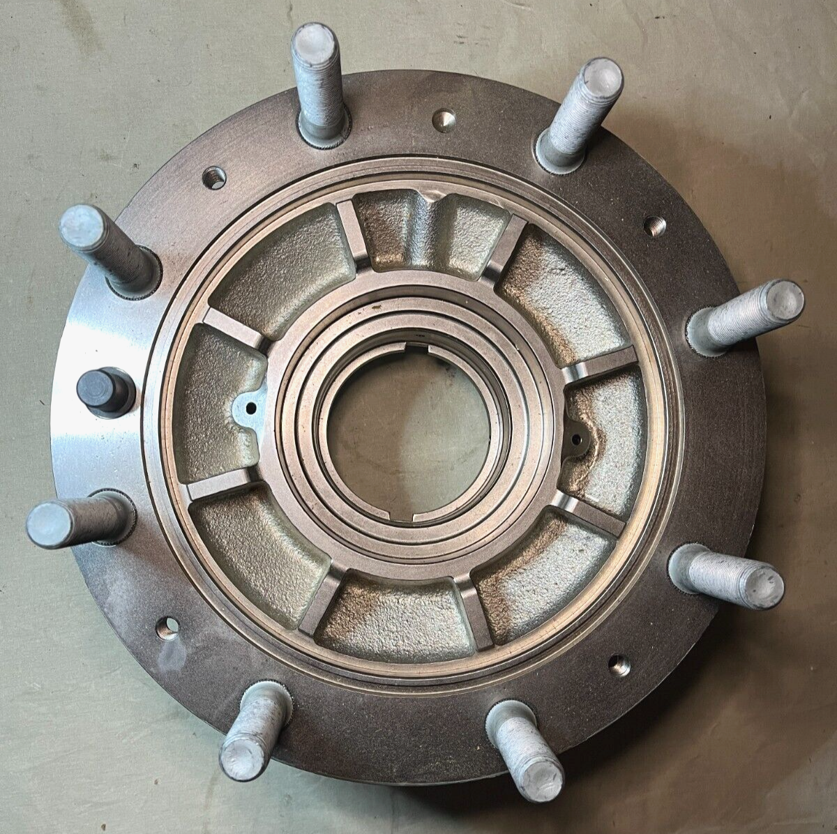 LIGHT ARMORED VEHICULAR WHEEL HUB ASSEMBLY 10650812 2530-21-921-7128 USA