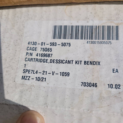 MRAP TRUCK BENDIX AD-IS/SP AIR DRYER CARTRIDGE KIT 5008414 4440-01-547-6462