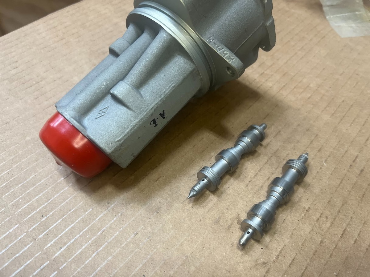 Sleeve Assembly Valve 2540346 NSN 2910-01-086-6784 - photo 4