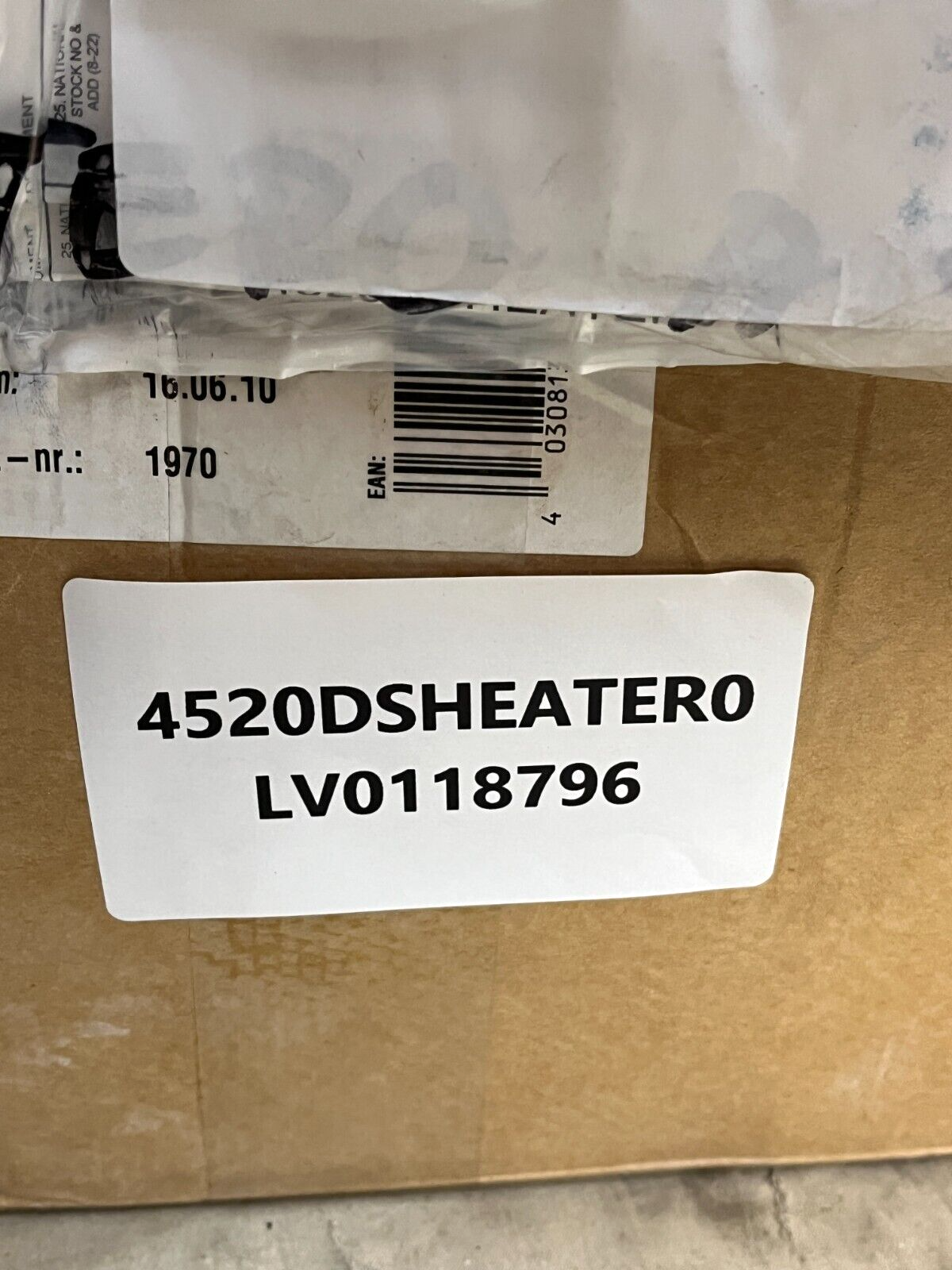 EBERSPACHER AIRTRONIC 327369CC HEATER & FUEL PUMP 40W 24V 4KW 252113050000 NOS