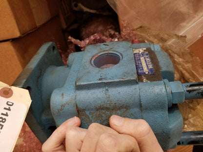 KLEIN HYDRAULIC MOTOR 4320-01-185-9638 27017329	 A-17329	 K27017329
