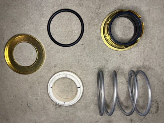 NEW SPRING LOADE SHAFT SEAL ASSEMBLY 25356-00 25356-20 25356Z 4320-00-216-6195