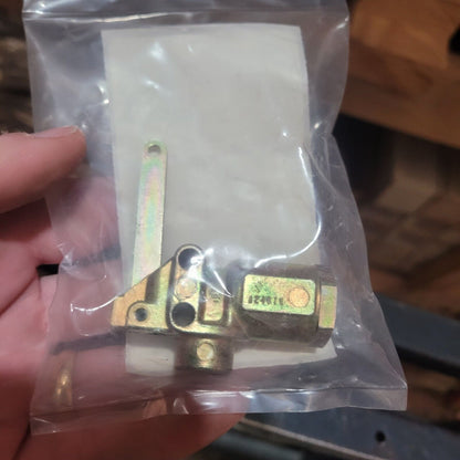 M911 M915 M915A1 M977 2652FX1 AIR HORN VALVE 228928 4820-01-107-7580