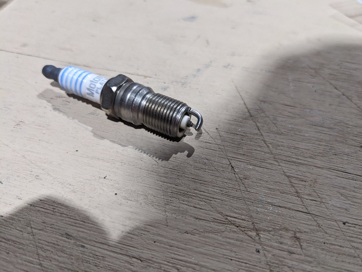 Ford Motor Craft AGSF-22W-M Spark Plug - NSN 2920-01-539-0584 - photo 2