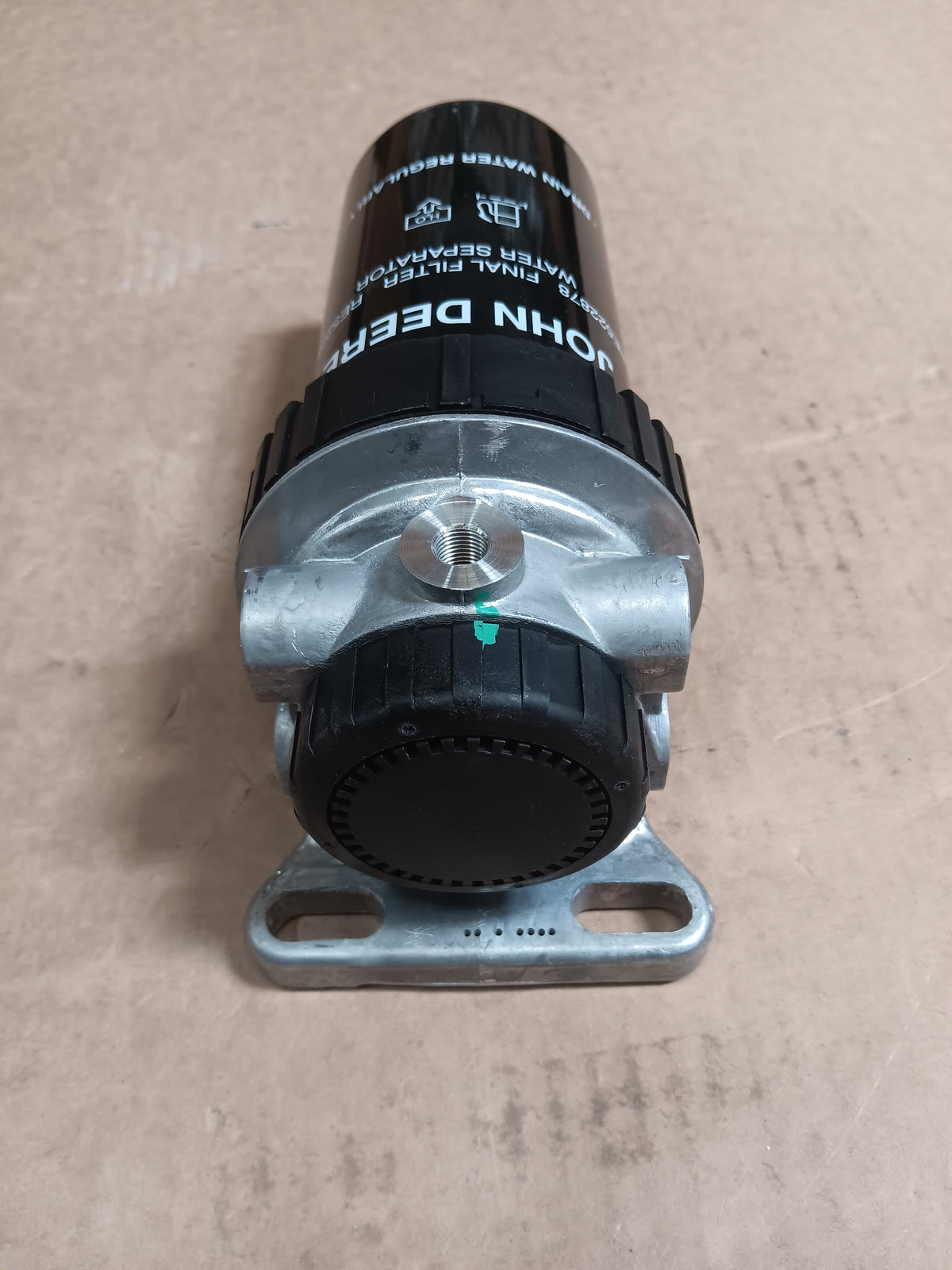Deere & Company Fluid Filter Body RE525802 - NSN 2910-01-567-1477 - photo 2