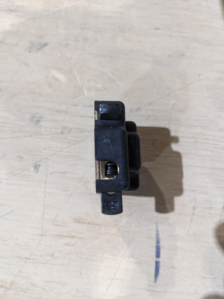 Robert Bosch (Pty) Limited 1304 485 004 Connector, Receptacle - NSN 5935-01-553-1185 - photo 3