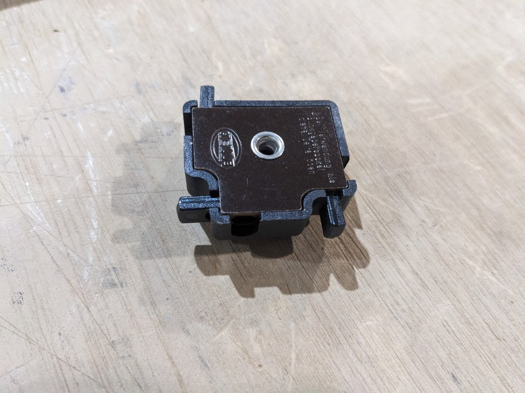 Robert Bosch (Pty) Limited 1304 485 004 Connector, Receptacle - NSN 5935-01-553-1185 - photo 2