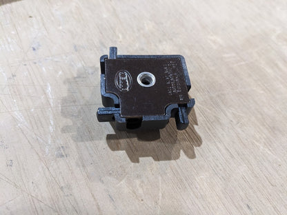 Robert Bosch (Pty) Limited 1304 485 004 Connector, Receptacle - NSN 5935-01-553-1185 - photo 2