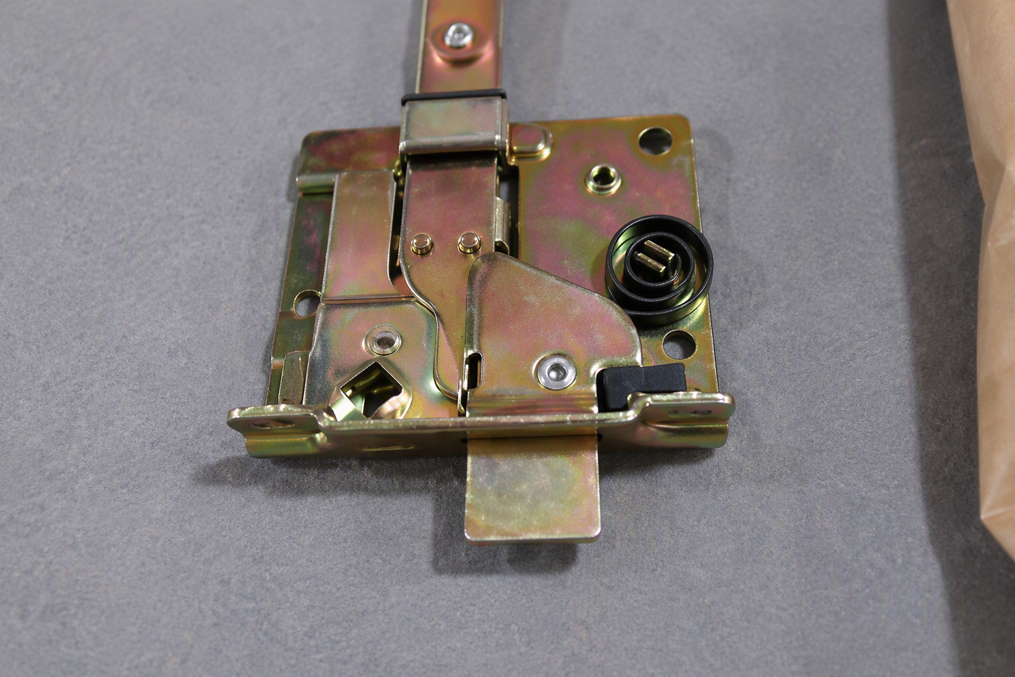 M35A2 M35 2.5-5 TON INTERIOR DOOR LATCH LOCK 7373276  M939 M809 Left Hand L/H