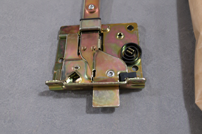 M35A2 M35 2.5-5 TON INTERIOR DOOR LATCH LOCK 7373276  M939 M809 Left Hand L/H