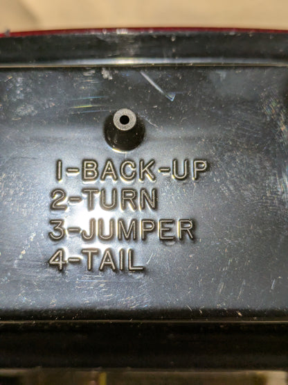 General Motors 795059 Stop Light/Taillight - NSN 6220-01-071-1495 - photo 4