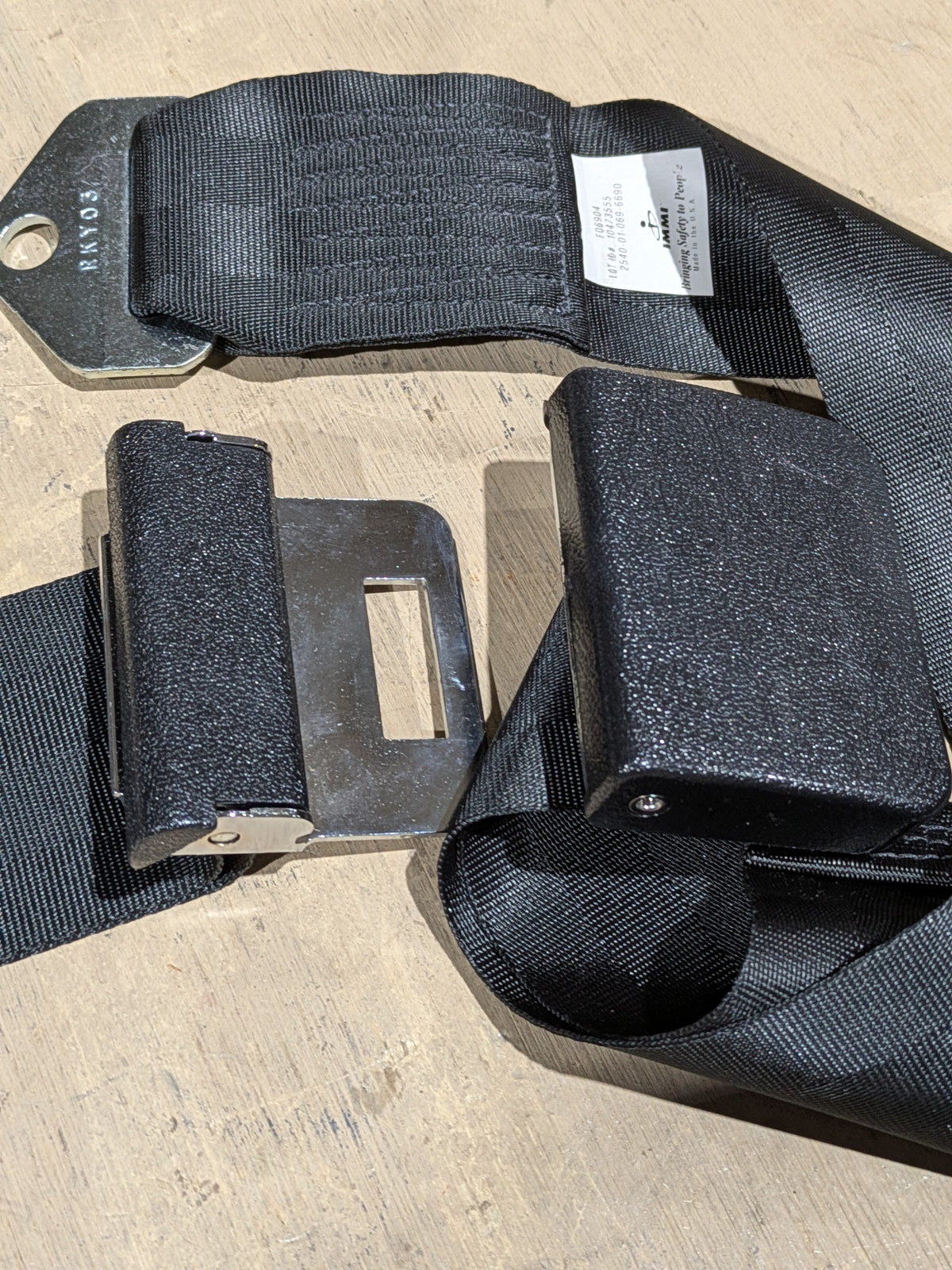 CNH Industrial America LLC 870888 Vehicular Safety Belt - NSN 2540-01-069-6690 - inventory label