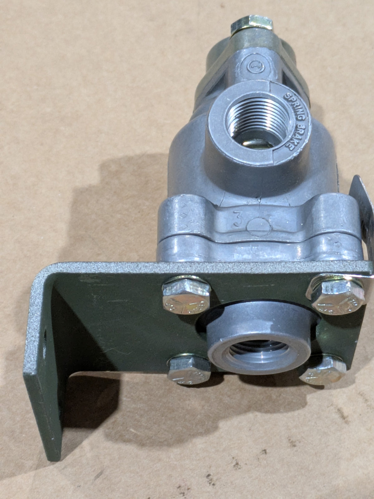 Knorr Bremse (UK) Ltd KX1058/1 Valve, Differential - NSN 2530-01-318-7393 - photo 3