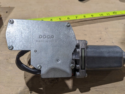 JCB INC. 332/E0698 Windshield Wiper Motor - NSN 2540-01-668-9469 - photo 2