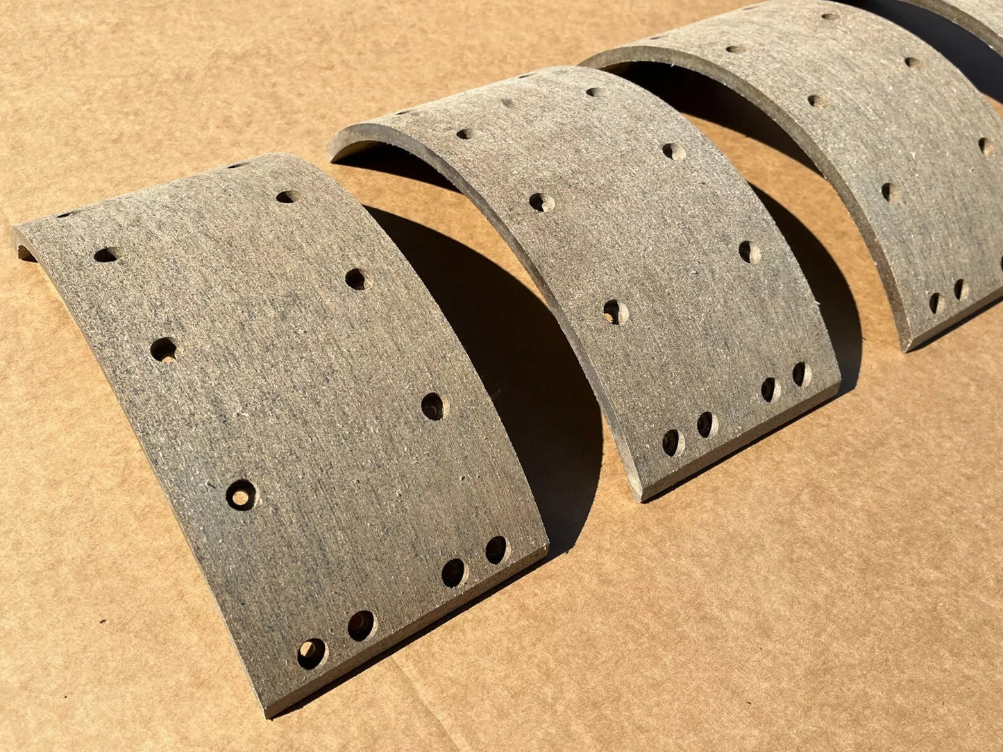 M809 5 TON BRAKE LINING SET OF 4 BRAKE PADS FC12737 5704496 2530-00-152-2465