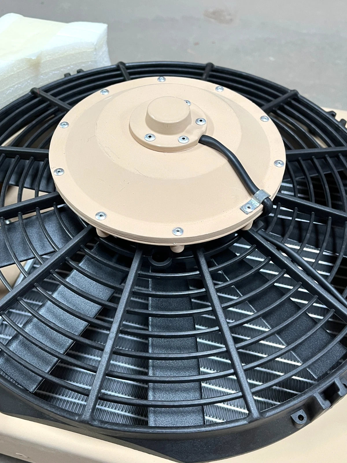 BRAND NEW MRAP REFRIGERATION CONDENSOR OEM NOS 107578500C 3113284C91L 4130-01-562-3925