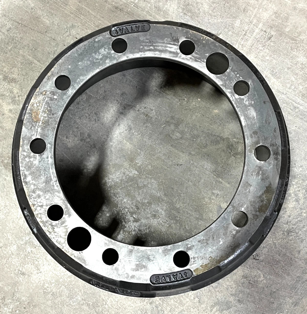 OSHKOSH COUGAR MRAP FRONT WHEEL BRAKE DRUM 3000169 69460B 10030326 2530-01-472-9623