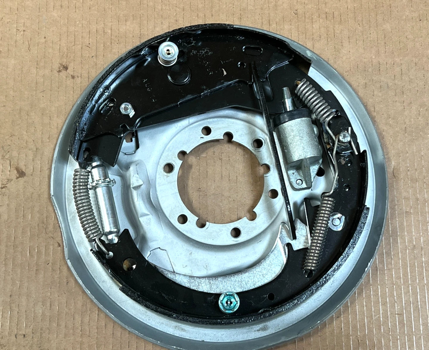 M119A1,105MM HOWITZER 12593001 SHOE TYPE BRAKE ASSY RH 13016037 2530-01-456-9105