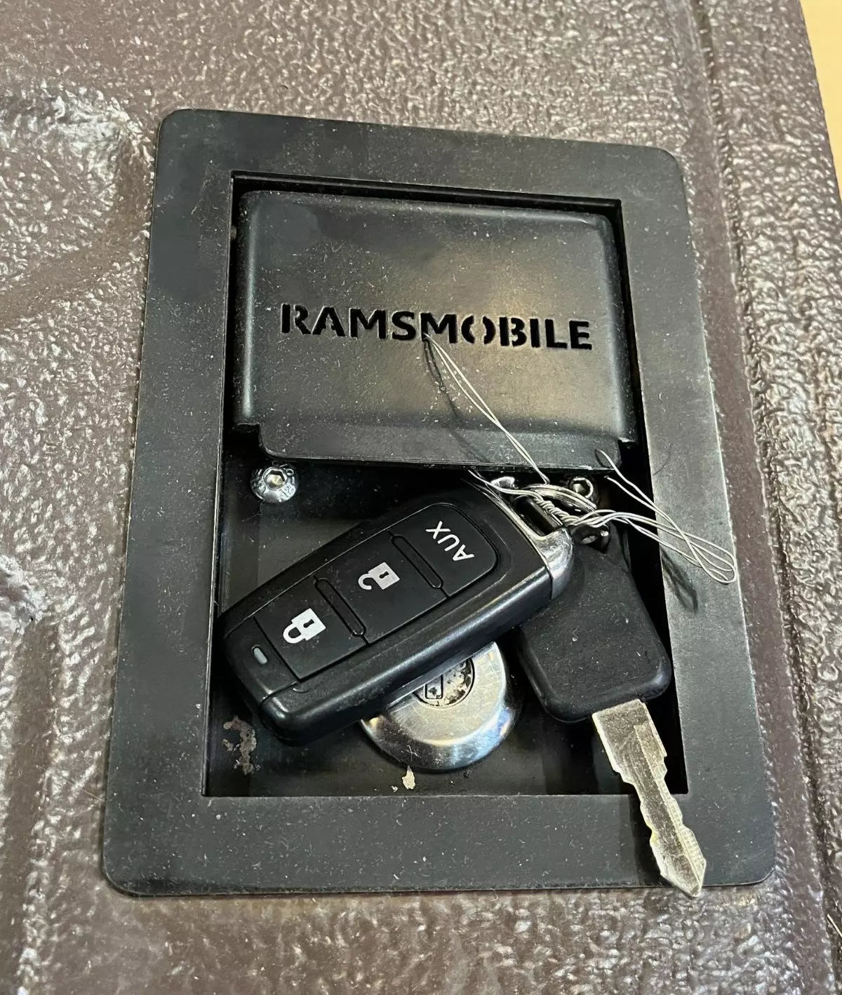MOD MAFIA CUSTOM HUMMER H1 POWER DOORS LOCKING KEYFOB POWER WINDOWS AND CONSOLE