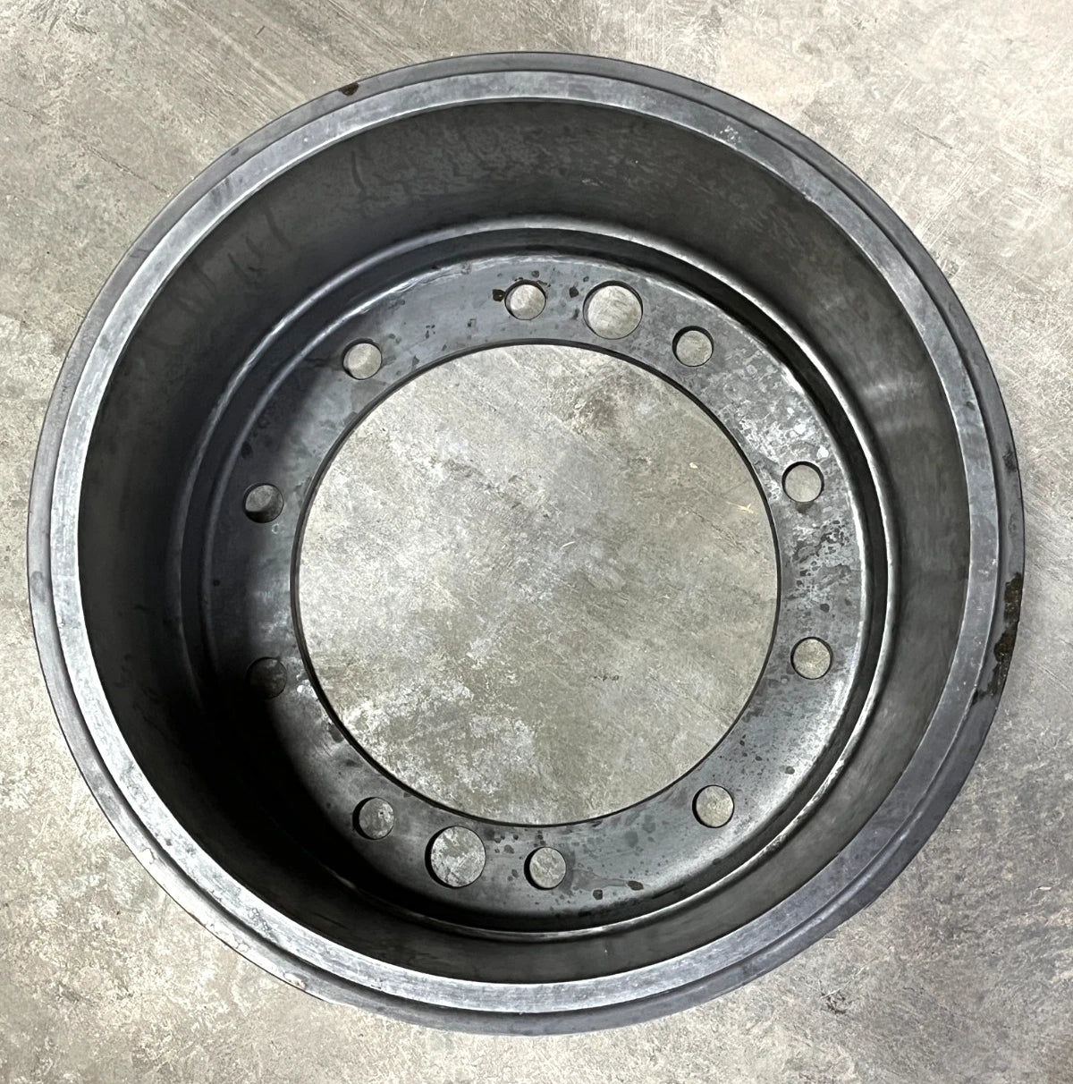 OSHKOSH COUGAR MRAP FRONT WHEEL BRAKE DRUM 3000169 69460B 10030326 2530-01-472-9623