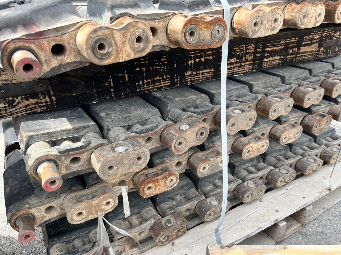 8ct. M51 M74 M88 ARMORED RECOVERY VEHICLE TRACK SHOES 8705914 2530-00-692-9316