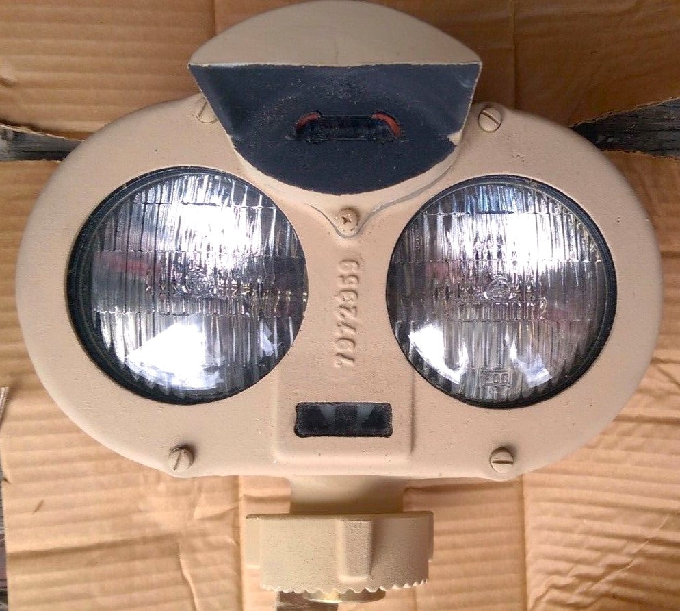 MRAP HEADLAMP ASSEMBLY Headlight Military Trucks Head Light 6220-01-422-6361