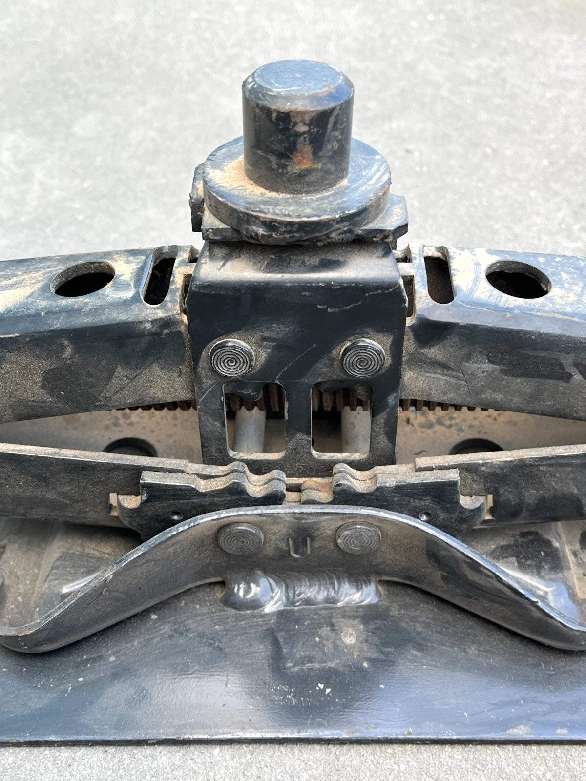 OEM HMMWV 3.5 TON 12447042 18'' HAND COMPACT SCISSOR LIFT JACK 5939822L *AS-IS*