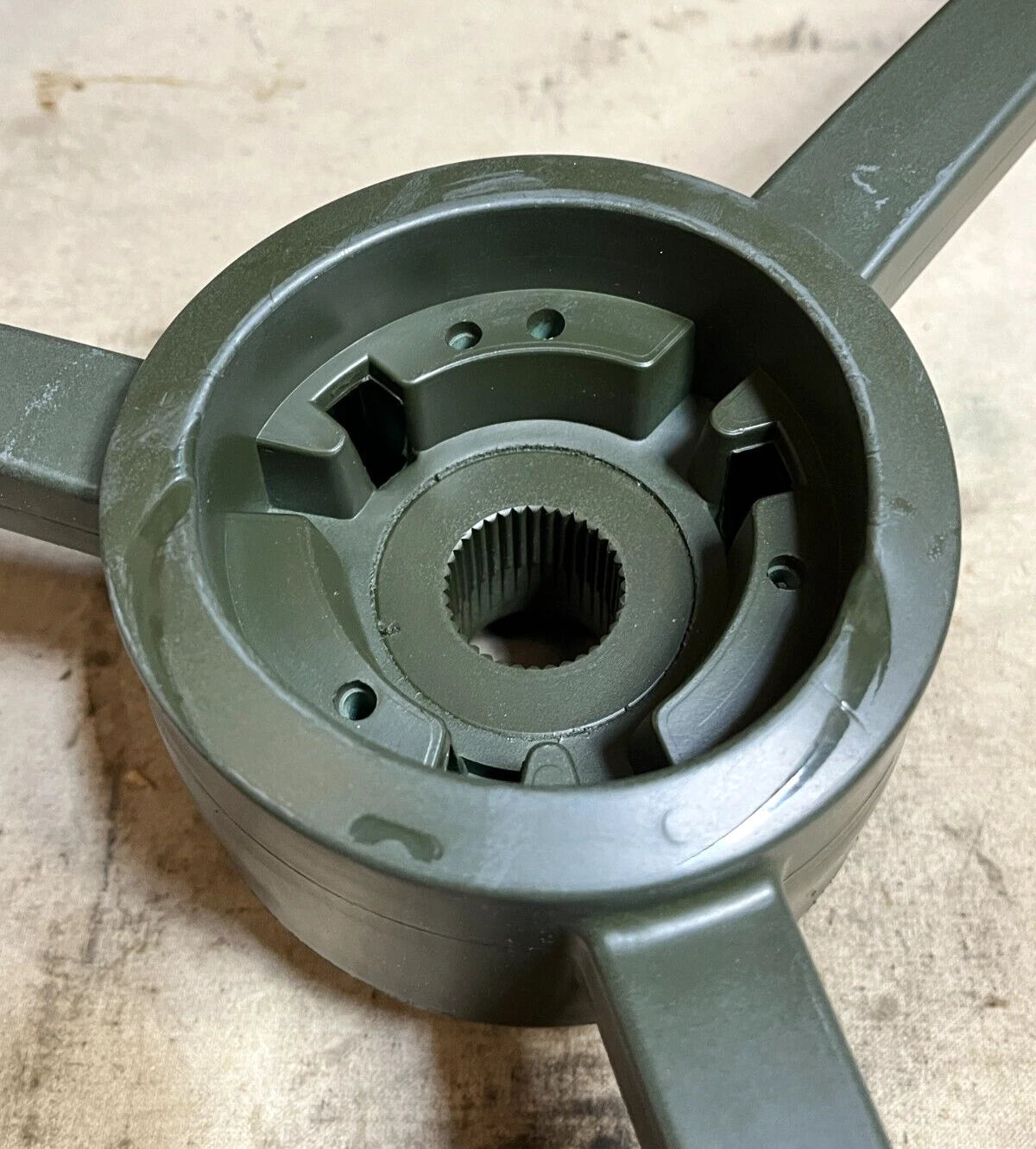 NEW  SURPLUS STEERING WHEEL 2530-01-089-9129 Military Parts 2.5 Ton M35a2 5 TON 11663384