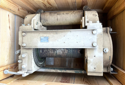 M939 A1 A2 5 TON FRONT HYDRAULIC WINCH (NO CABLE) 2520-01-082-2644 7412382-1