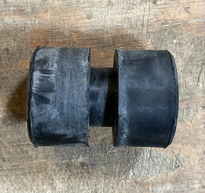 M939 5 TON RESILIENT ENGINE MOUNT 5340-01-331-7985 12363275