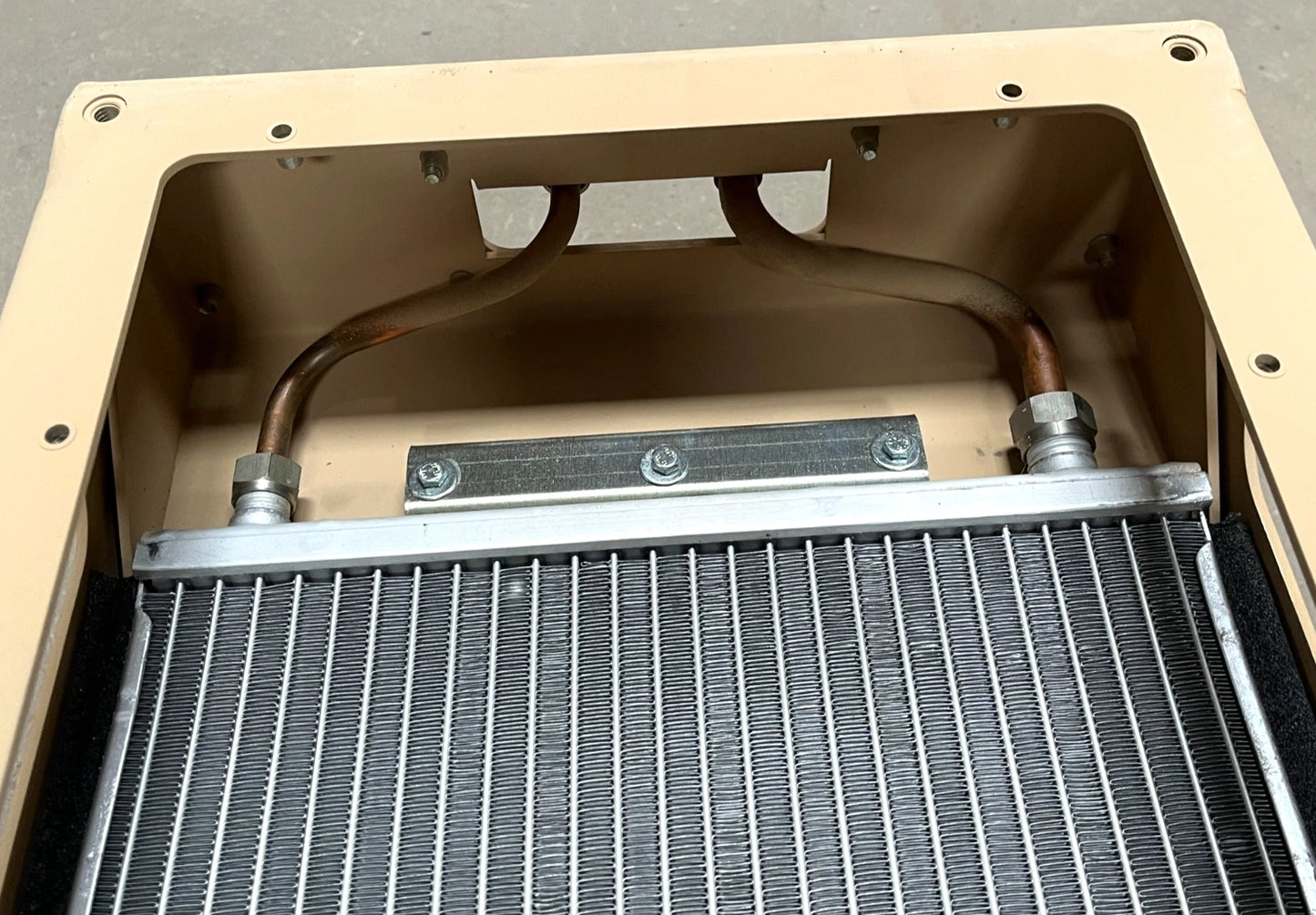 BRAND NEW MRAP REFRIGERATION CONDENSOR OEM NOS 107578500C 3113284C91L 4130-01-562-3925