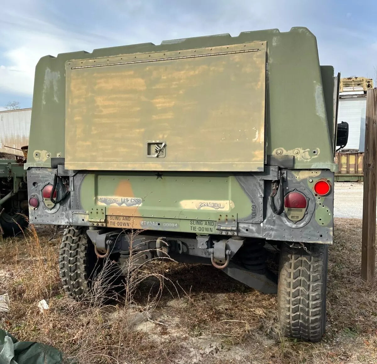 M998 4 MAN WITH HELMET TOP HUMVEE HMMWV WITH 4,007 MILES FOR SALE