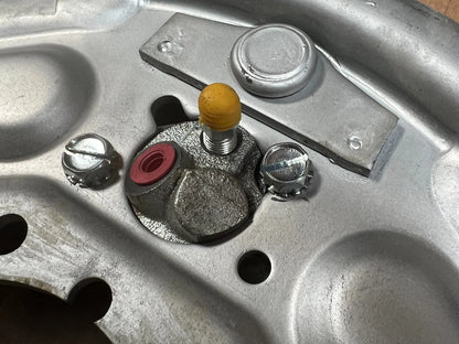 M119A1,105MM HOWITZER 12593001 SHOE TYPE BRAKE ASSY RH 13016037 2530-01-456-9105