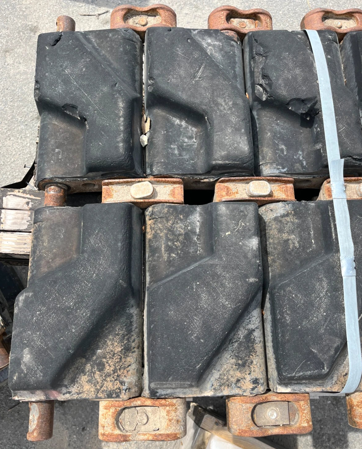 8ct. M51 M74 M88 ARMORED RECOVERY VEHICLE TRACK SHOES 8705914 2530-00-692-9316