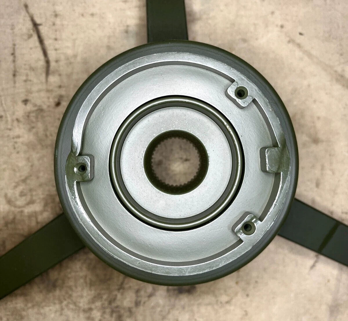 NEW  SURPLUS STEERING WHEEL 2530-01-089-9129 Military Parts 2.5 Ton M35a2 5 TON 11663384