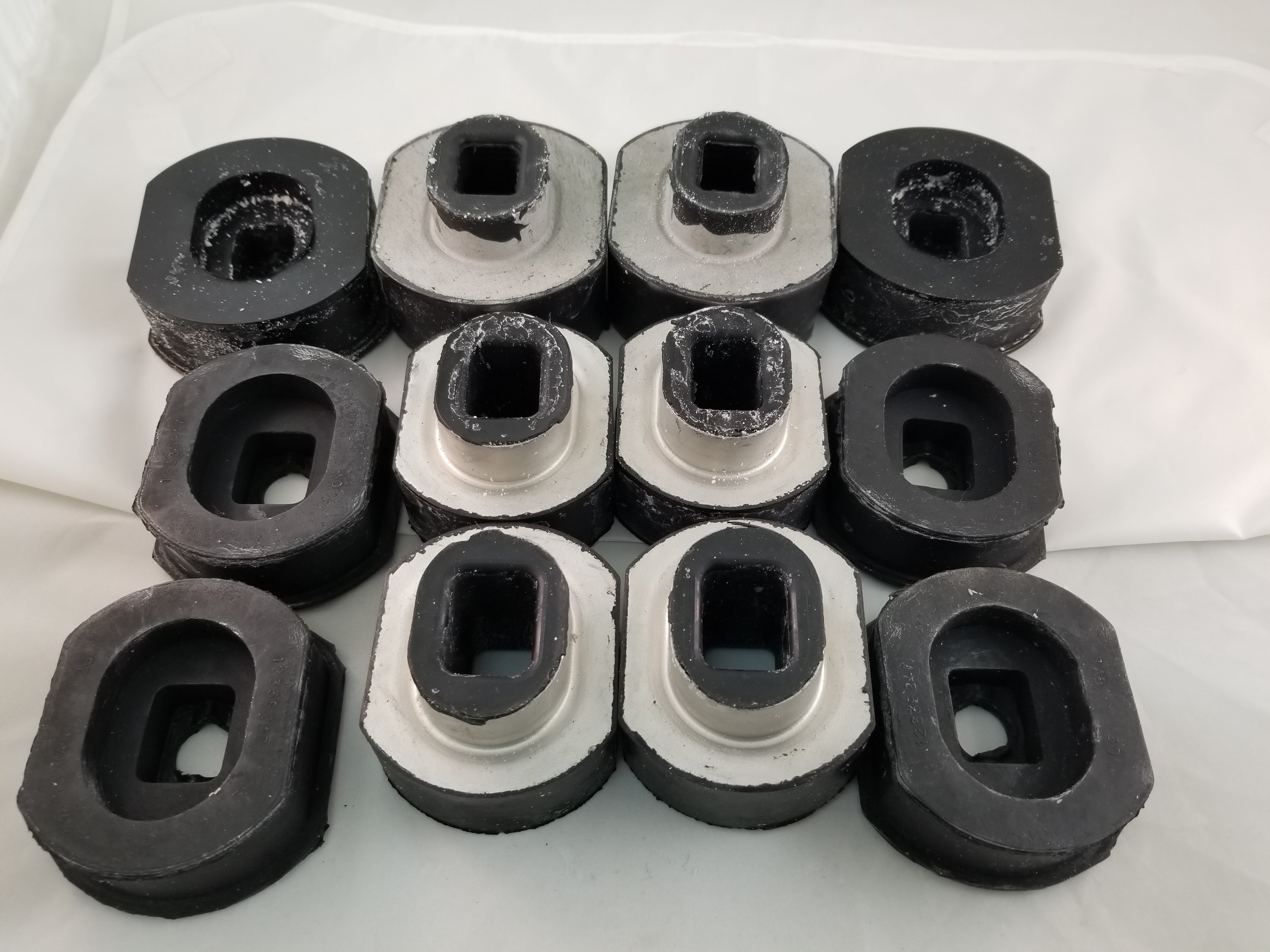 HMMWV Humvee BODY Mount COMPLETE SET 12339244-3 5569270 12339244-2 M99 ...