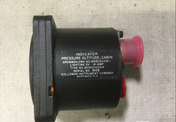 6685-00-045-4032	 B3363110004	 Kollsman   Pressurized Compartment Altimeters