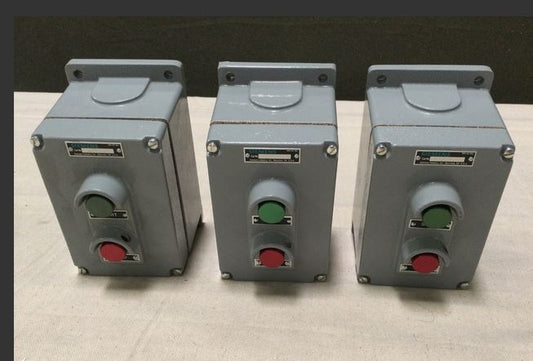 Siemens 50HA2E1 Pushbutton Control Station, Start/Stop, Momentary, Green/Red, 1NO/1NC, NEMA 4, Metal, 3/4" NPT