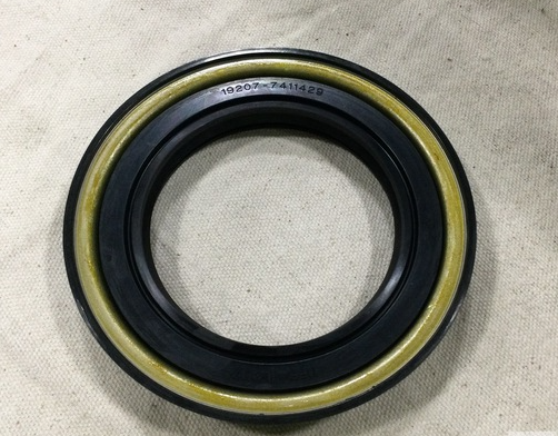 M135 M211 G749 Truck Inner Hub Seal M105 M149